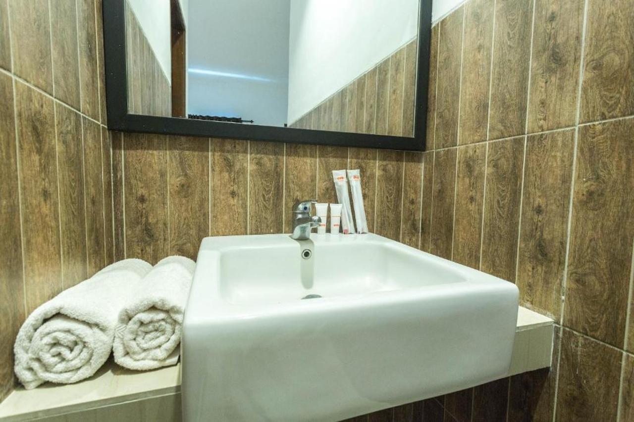 Hotel Bumi Aditya Senggigi Buitenkant foto