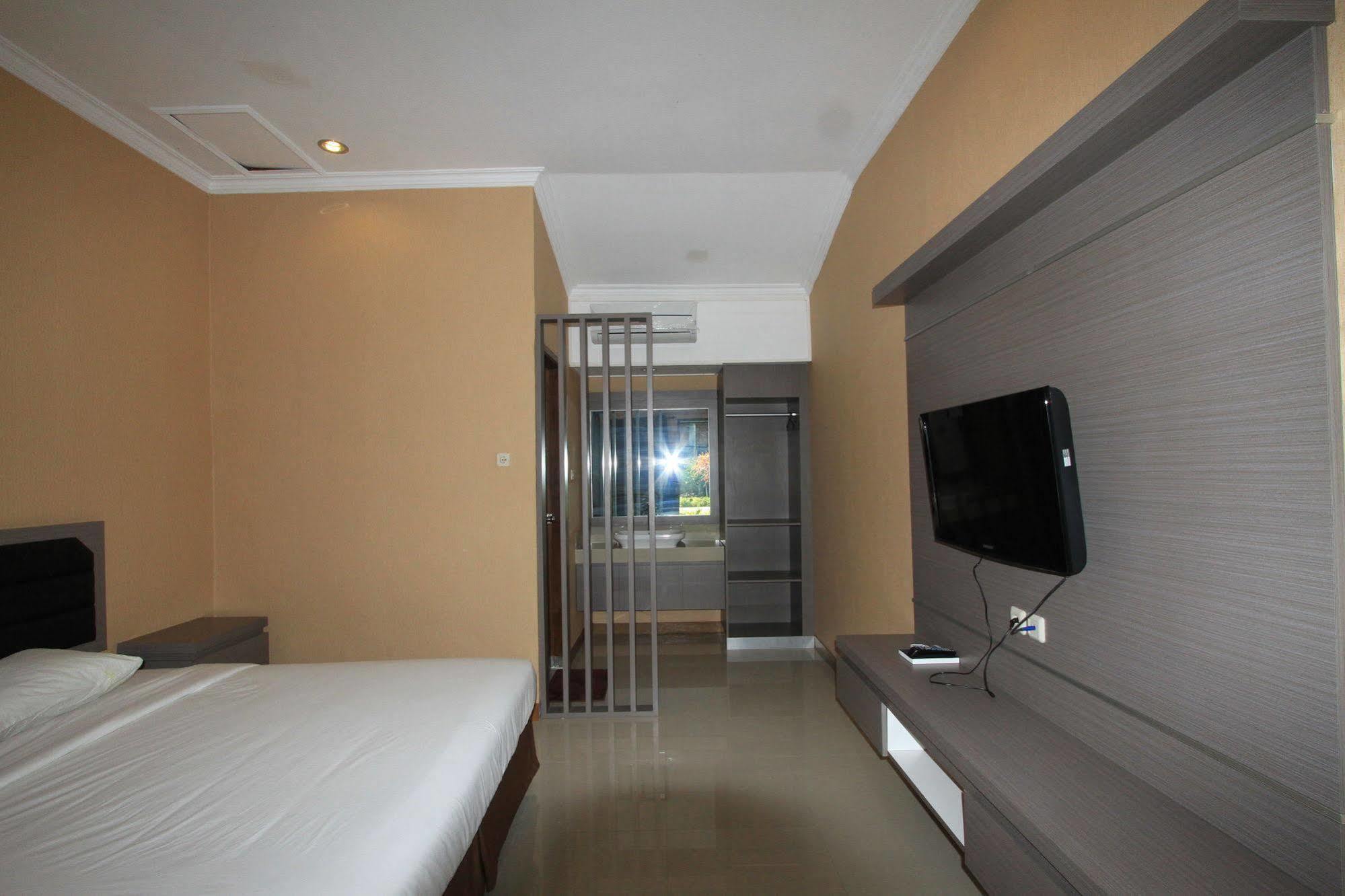 Hotel Bumi Aditya Senggigi Buitenkant foto