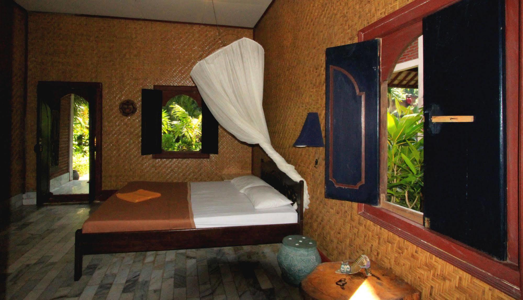 Hotel Bumi Aditya Senggigi Buitenkant foto