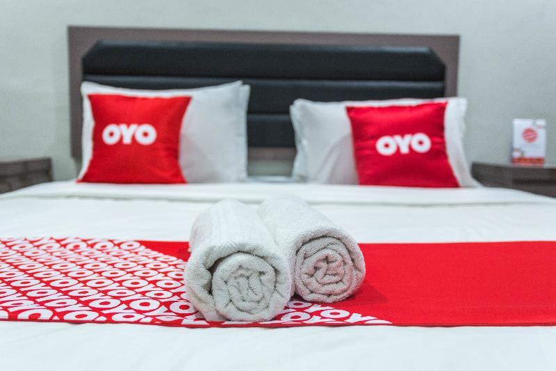 Hotel Bumi Aditya Senggigi Buitenkant foto
