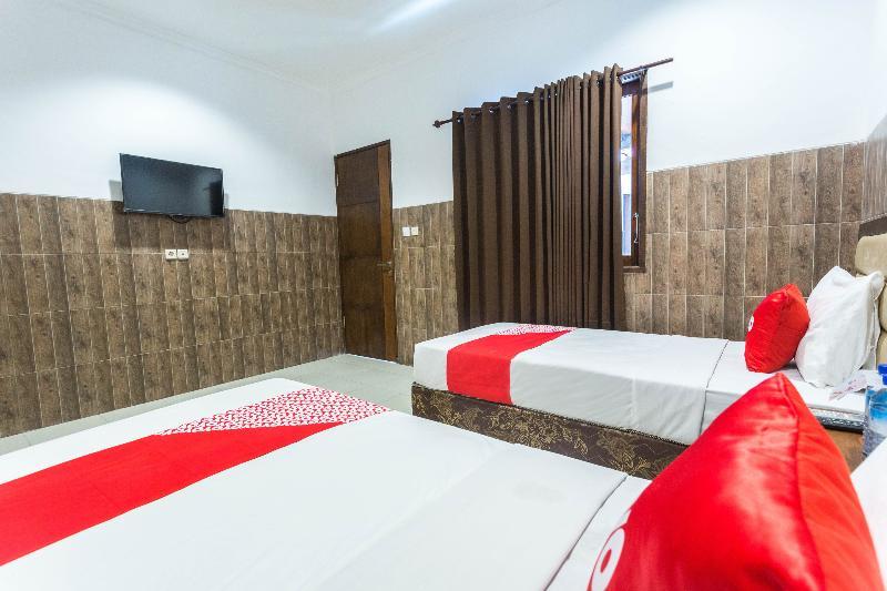 Hotel Bumi Aditya Senggigi Buitenkant foto